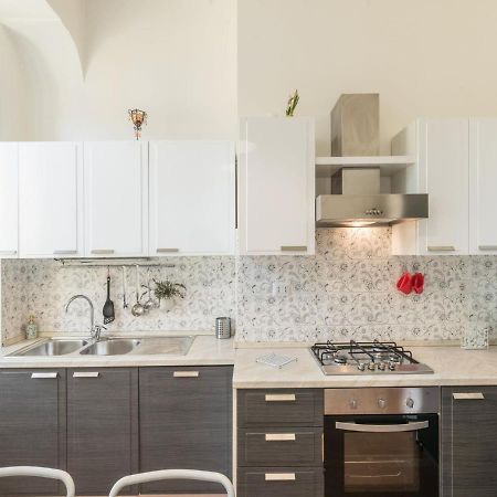 The Best Rent - Colourful Two-Bedroom Apartment Near Termini Station Рим Экстерьер фото
